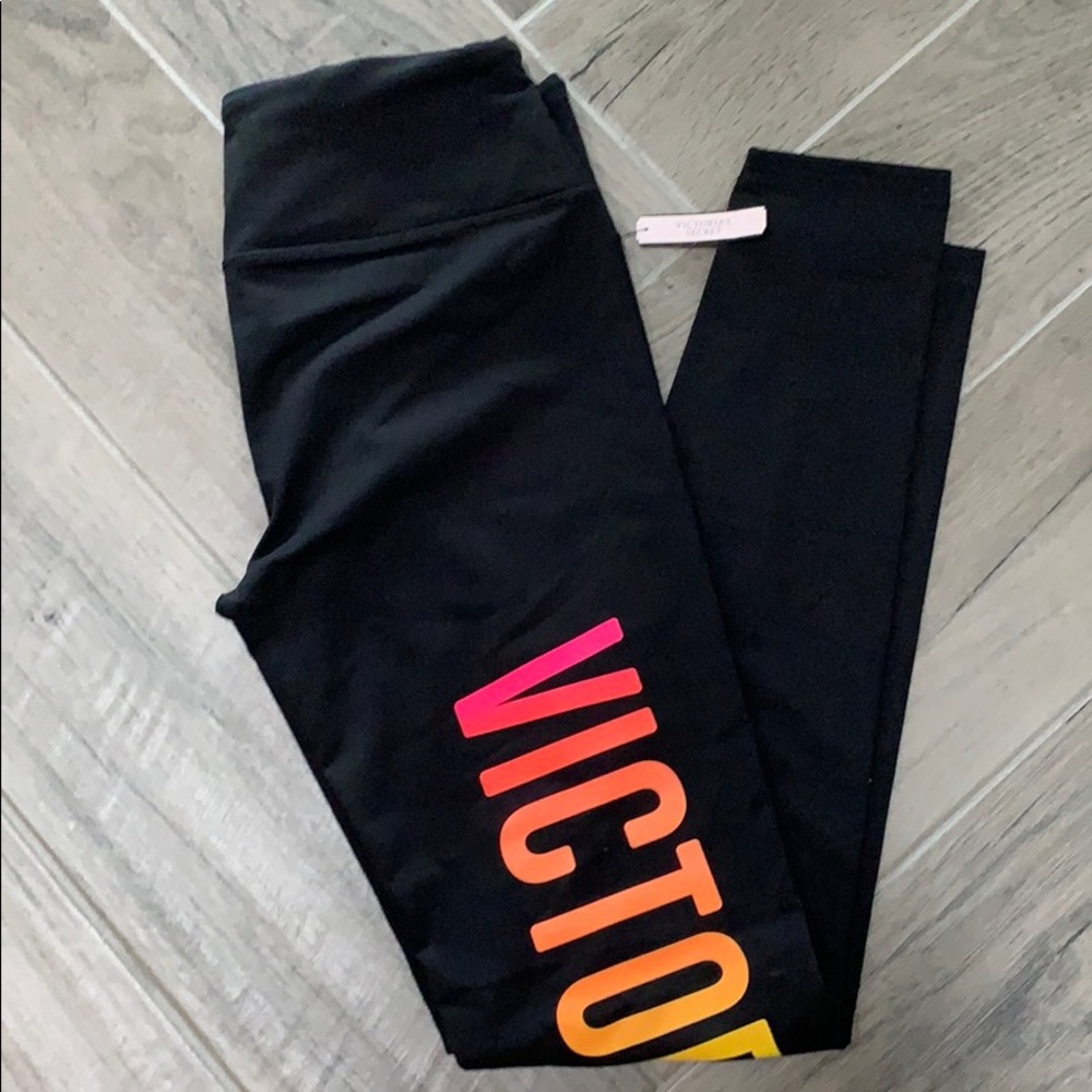 VIctoria Sport Knockout Tight Leggings